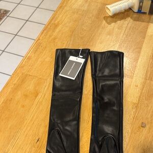 M&M'S Black Leather Gloves